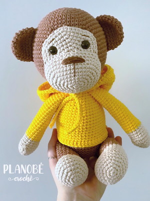 Macaco bob com moletom amigurumi