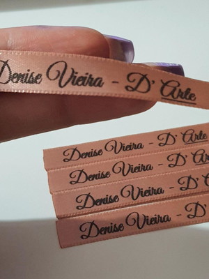 Etiqueta de cetim personalizada luxo! 1x7 cm para costurar.