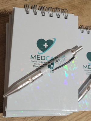 Kit bloquinho e caneta com logo