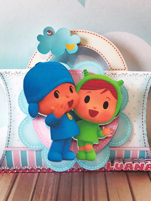 Caixa travesseiro com alça pocoyo menina
