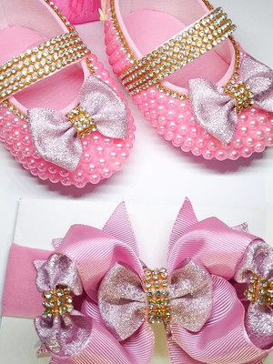 Sapatinho de pérolas bebes enxoval, rosa bebe com laço