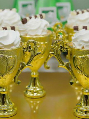 Mini troféu dourado