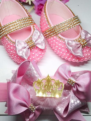 Sapatinho de pérolas bebes , rosa bebe com laço frete gratis
