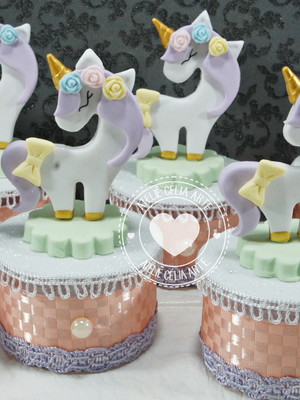 Unicórnio lembrancinha- acrílico decorado