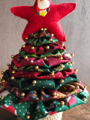 Árvore de natal de fuxicão