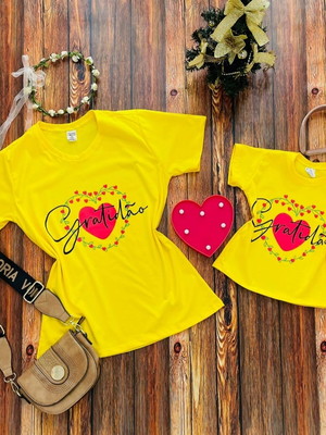 T-shirts mãe e filha amarela gratidão