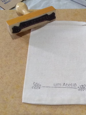 Kit carimbo com área de até 25cm² + almofada e tinta tecido