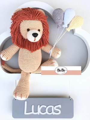 Enfeite porta maternidade leão amigurumi nuvem com led