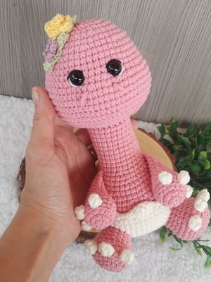 Dino baby braquiossauro amigurumi pequeno