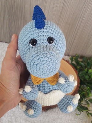 Dino baby t-rex amigurumi pequeno