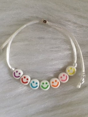 Pulseira smiles coloridos ajustavel