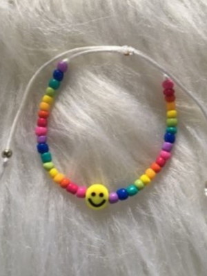 Pulseira colorida com smile ajustavel