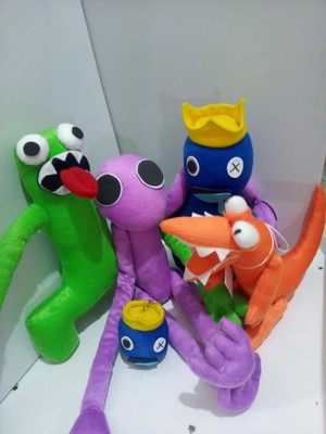 Bonecos rainbow friends