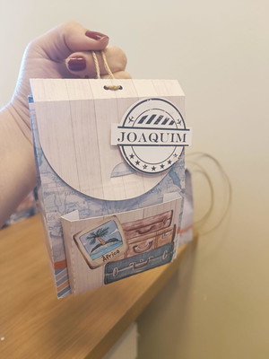 Caixa mochila volta ao mundo