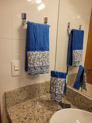 Jogo toalha rosto e lavabo/ azul triângulo