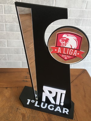 Troféu mdf e acrílico espelhado personalizado