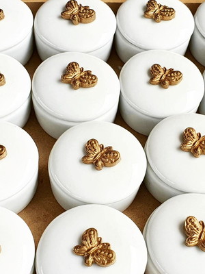 Porta joia de porcelana lembrancinha aplique borboleta