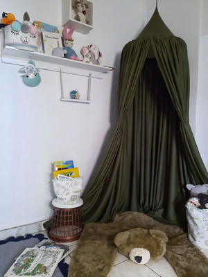 Tenda verde oliva/musgo sem pompons montessoriana