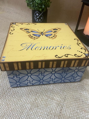 Caixa em mdf decorada