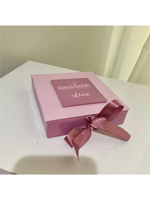 Caixa cartonada 12x13x2,5cm, rosa, com logo ou nome