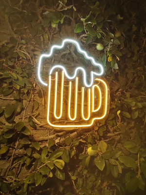 Letreiro neon caneca de chopp cerveja