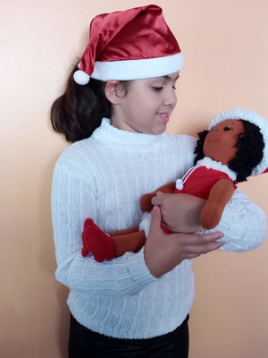 Boneca tilim natal com roupinhas natalinas