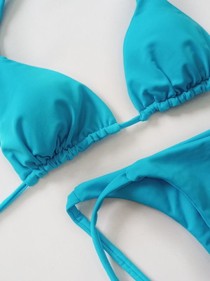 Biquini lacinho cor azul piscina