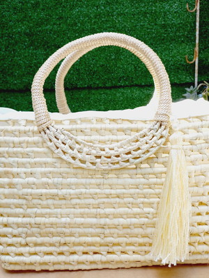 Bolsa de palha retangular estilo pic nic com tassel bege