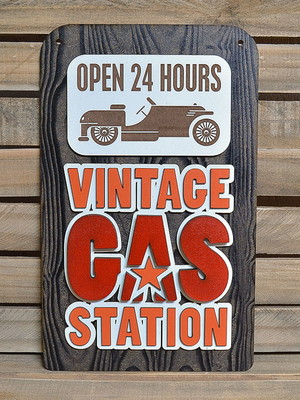 Placa decorativa em alto relevo open 24 horas vintage