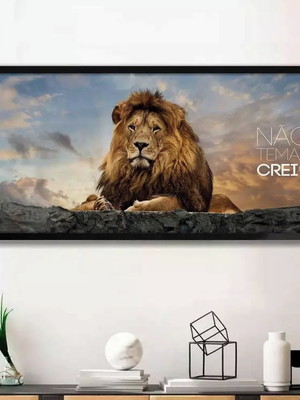 Quadro decorativo slim leão de judá não temas creia-31x64cm