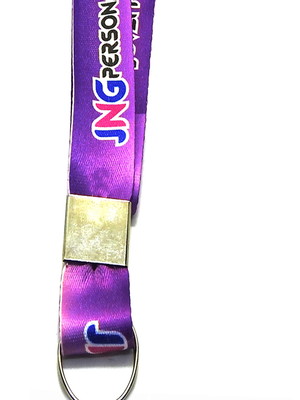 Corda com crachá personalizado