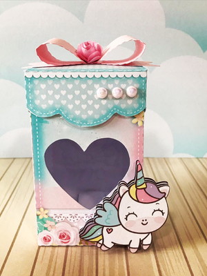 Caixa com visor unicornio