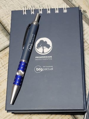 Kit bloquinho capa dura com logotipo e caneta