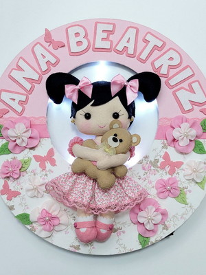 Enfeite de menina com chuquinha
