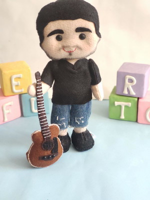 Boneco com violão