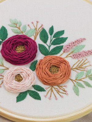 Bordado decorativo - bastidor 16 cm floral