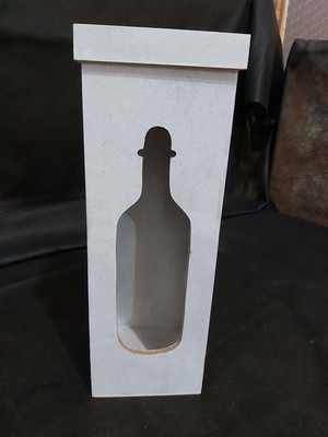 Caixa para vinho detalhe vazado, em mdf pintado de branco