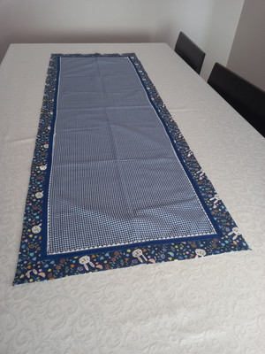 Trilho/caminho mesa de páscoa 1.50x050cm tricoline .