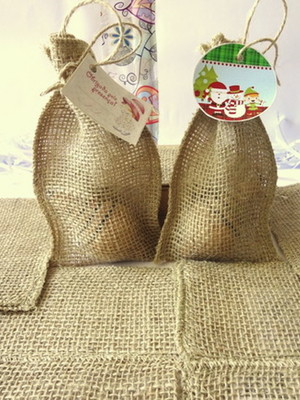 10 sacos de juta 100% natural 9x17 cm c/tag personalizada