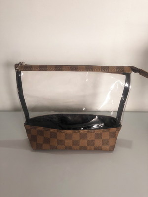 Necessaire com visor