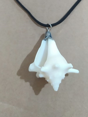 Colar com caracol do mar natural