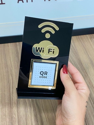 Placa wifi qrcode, mesa balcão c/ base - perto e dourado