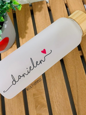 Squeeze de vidro jateado personalizado com nome ou frase