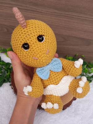 Dino baby estegossauro amigurumi pequeno
