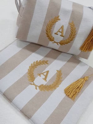 Necessaires bordadas