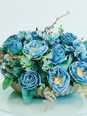 Arranjo flores artificial rosas azul vaso cerâmica liz