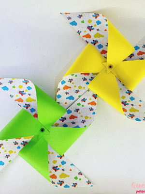 Catavento decorativo para parede aviãozinho