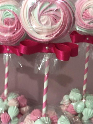 Lembrancinha enfeite de mesa cakebox suspiros casamento