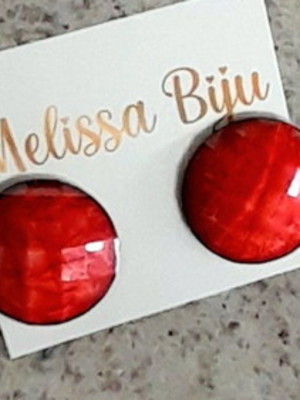 Brinco de resina vermelho