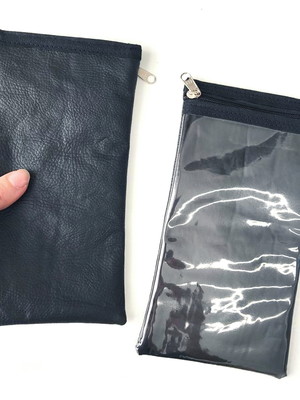 Capinha porta celular visor touch fecho zíper corino preto *